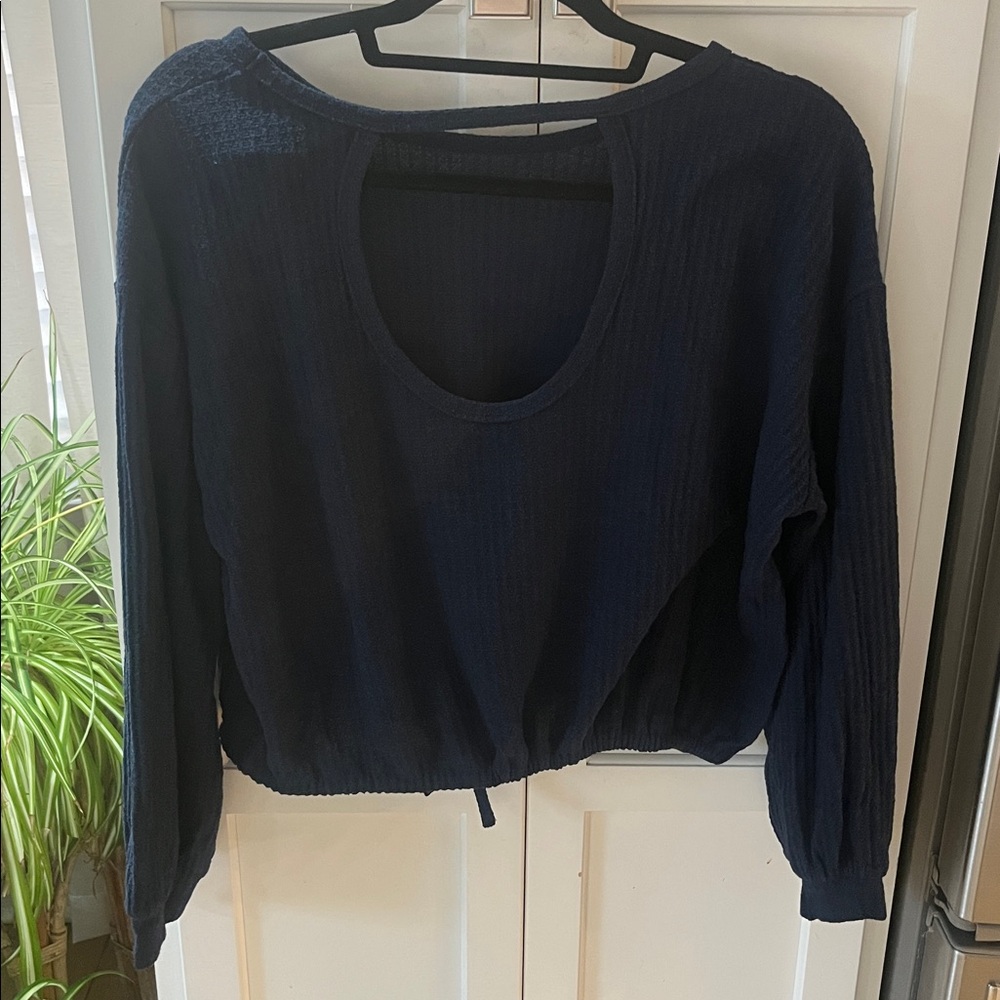 Hollister  Navy Blue Women's top - Picture 2 of 3